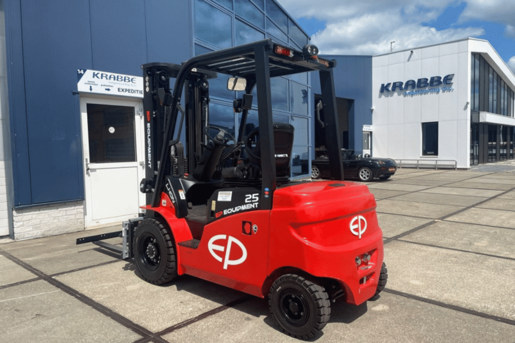 Extra heftruck voor krabbe engineering EP ELF253B