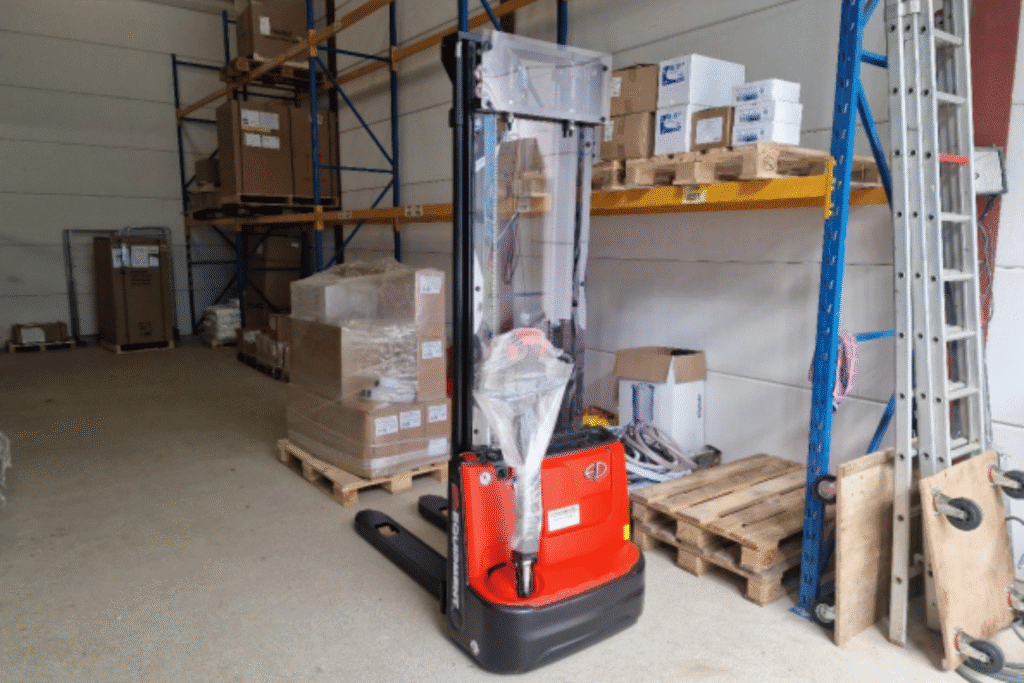 EP ESA 121 3.8m geleverd in een verzamelgebouw