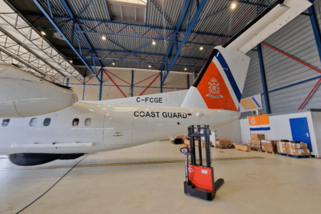 EP EST 122 stapelaar geleverd aan JET Service op Schiphol