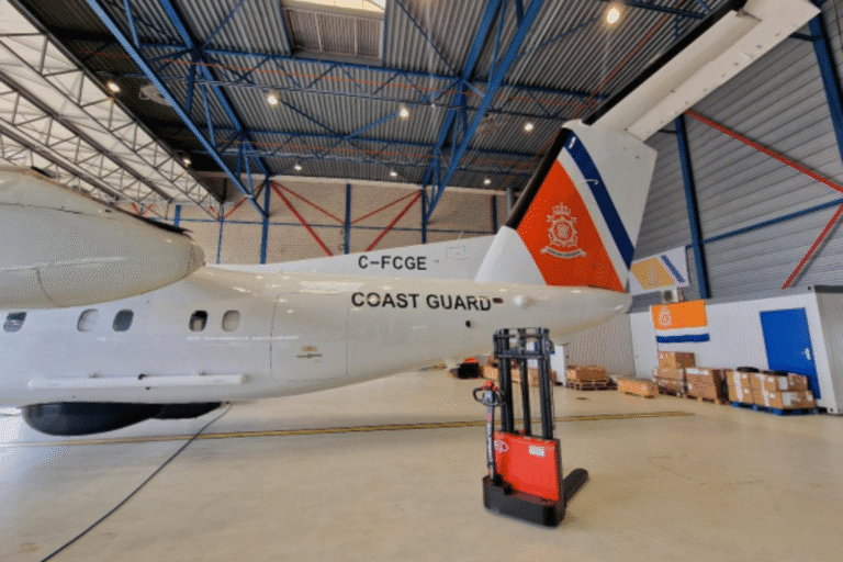 EP EST 122 stapelaar geleverd aan JET Service op Schiphol