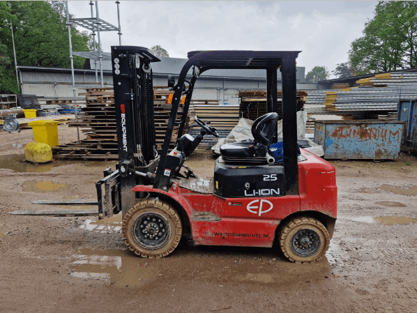 EP Heftruck voor Smedts Bedrijfshallen