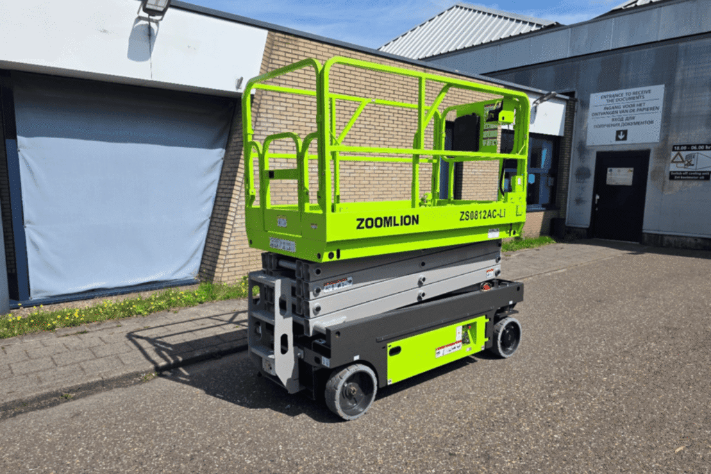 Klantverhaal Zoomlion Schaarhoogwerker voor IPHandlers Amstelveen (1)