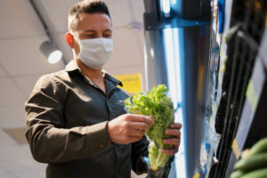 Welke elektrische heftrucks of palletwagens zijn geschikt voor de voedselindustrie? Lees waar u op moet letten op het gebied van hygiëne, accu's en veiligheid.